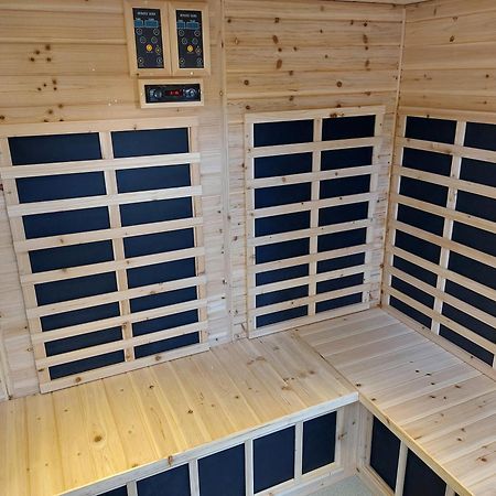 Hotel Les Jardins De Bormes, Sauna & Jacuzzi Экстерьер фото
