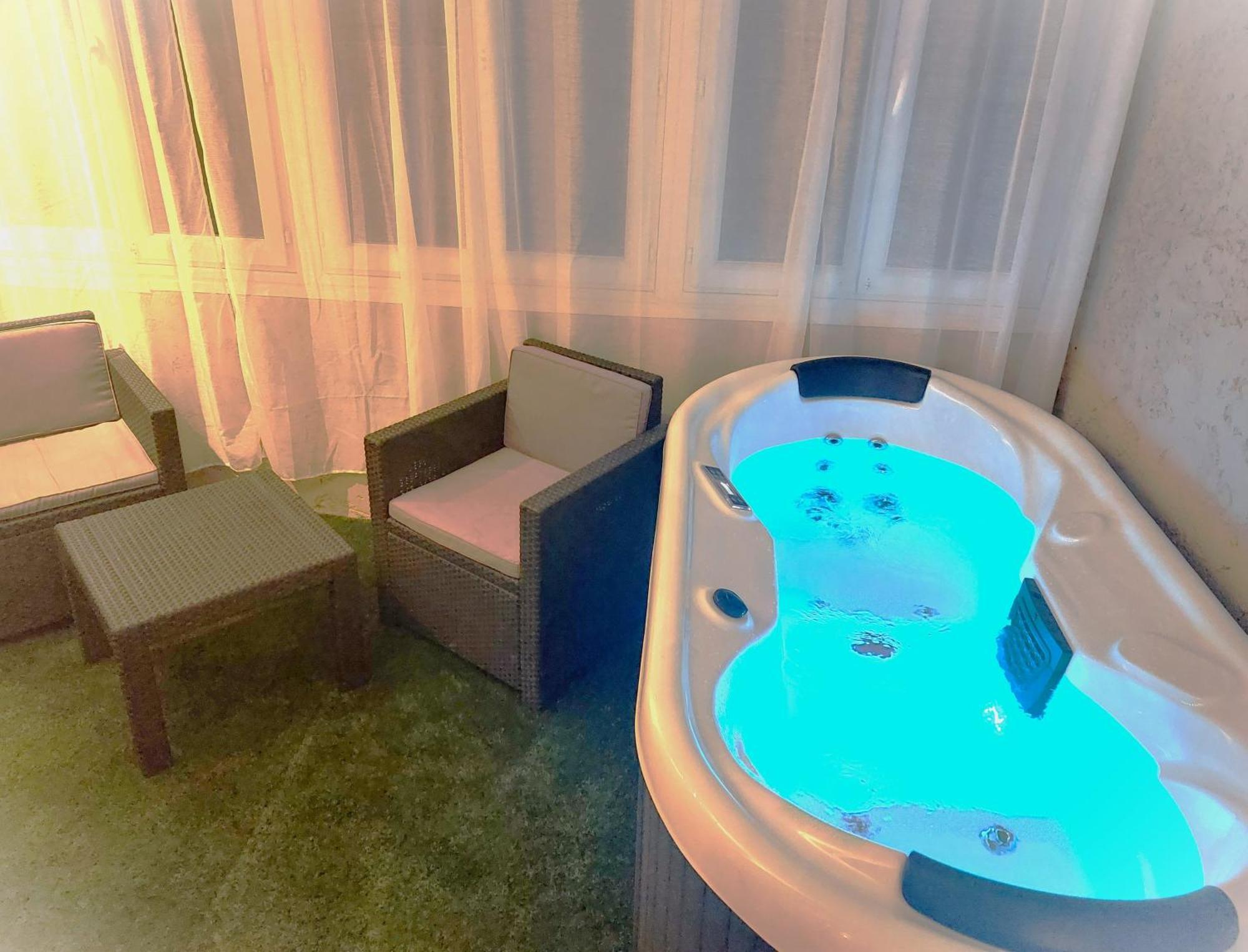 Hotel Les Jardins De Bormes, Sauna & Jacuzzi Экстерьер фото