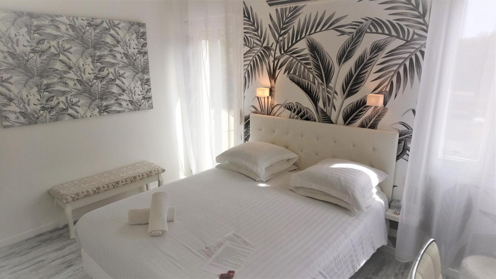 Hotel Les Jardins De Bormes, Sauna & Jacuzzi Номер фото