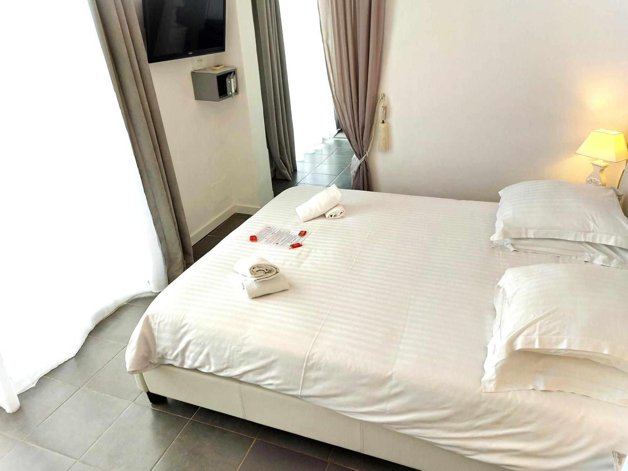 Hotel Les Jardins De Bormes, Sauna & Jacuzzi Номер фото